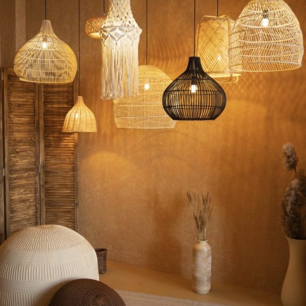 living-room-with-lots-lamps